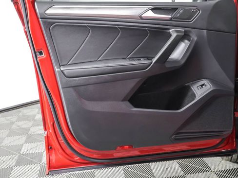 Used 2024 Volkswagen Tiguan SEL R-Line image 34