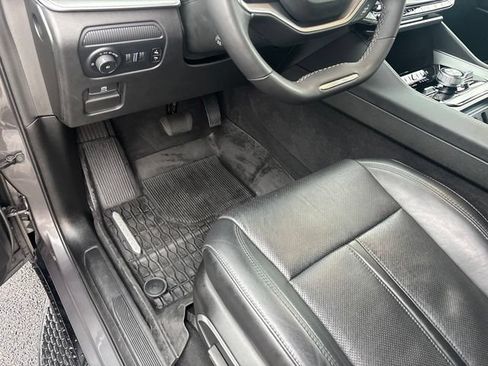 Used 2024 Jeep Wagoneer Series II w/ Convenience Group I AWD/4WD image 16