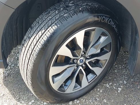 Used 2025 Subaru Outback Limited image 29