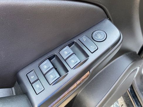 Used 2020 Chevrolet Tahoe LS AWD/4WD image 18