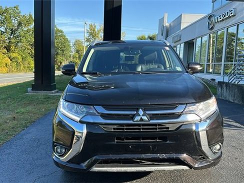 Used 2018 Mitsubishi Outlander SEL image 3