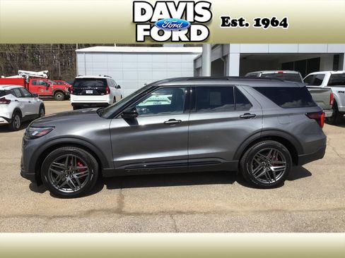 New 2026 Ford Explorer ST-Line w/ ST-Line Street Pack image 4