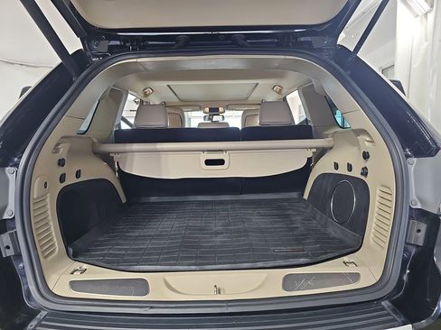 Used 2014 Jeep Grand Cherokee Limited w/ Luxury Group II AWD/4WD image 15