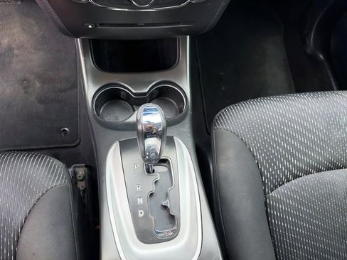 Used 2020 Dodge Journey SE w/ SE Popular Equipment Group FWD image 28