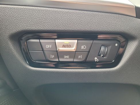 New 2025 BMW 330i xDrive Sedan w/ Convenience Package image 22