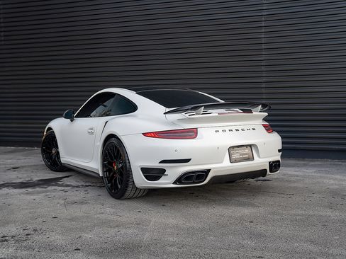 Certified 2015 Porsche 911 Turbo image 3