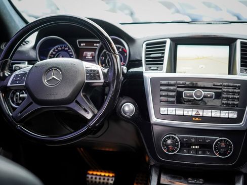 Used 2014 Mercedes-Benz GL 63 AMG 4MATIC image 12
