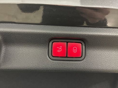 Used 2023 Mercedes-Benz EQE 500 4MATIC Sedan image 30