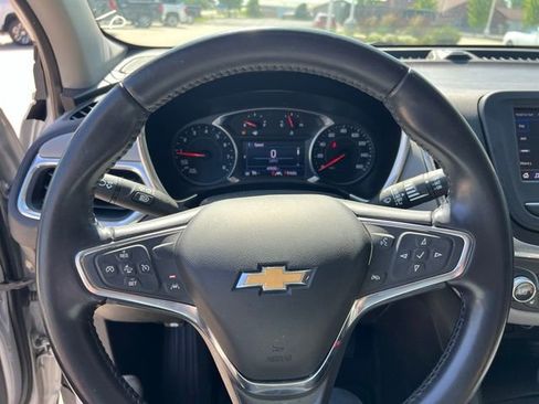 Used 2020 Chevrolet Equinox LT w/ Driver Convenience Package AWD/4WD image 13