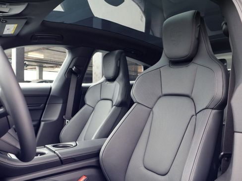 New 2026 Porsche Taycan image 5