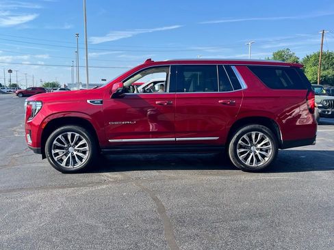 Used 2021 GMC Yukon Denali w/ Denali Premium Package AWD/4WD image 8