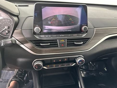 Used 2023 Nissan Altima 2.5 SV FWD image 30