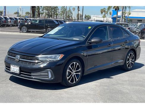 Used 2023 Volkswagen Jetta Sport FWD image 2