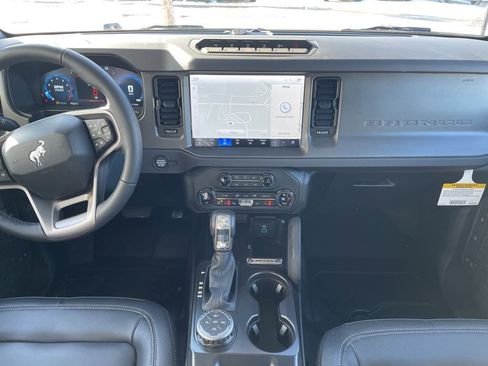 New 2025 Ford Bronco Badlands image 11
