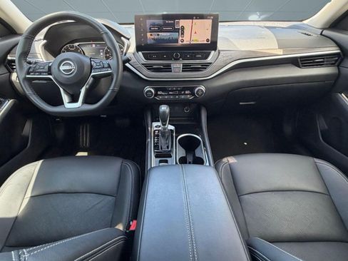 Used 2025 Nissan Altima 2.5 SL FWD image 16