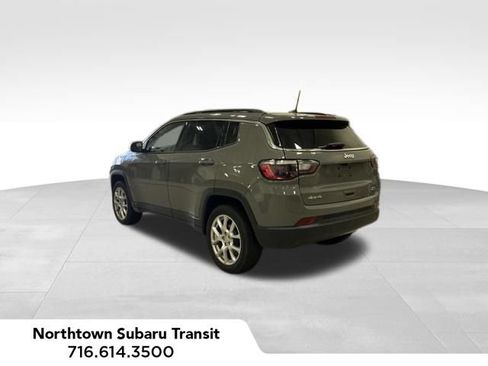 Used 2023 Jeep Compass Latitude AWD/4WD image 3