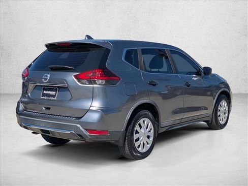 Used 2018 Nissan Rogue S image 5