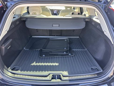 Certified 2023 Volvo V60 B5 Cross Country Plus w/ Climate Package image 23