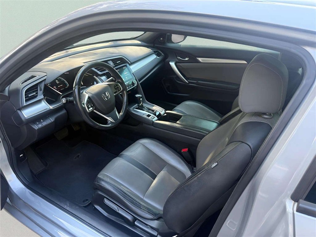 Used 2017 Honda Civic Touring image 10