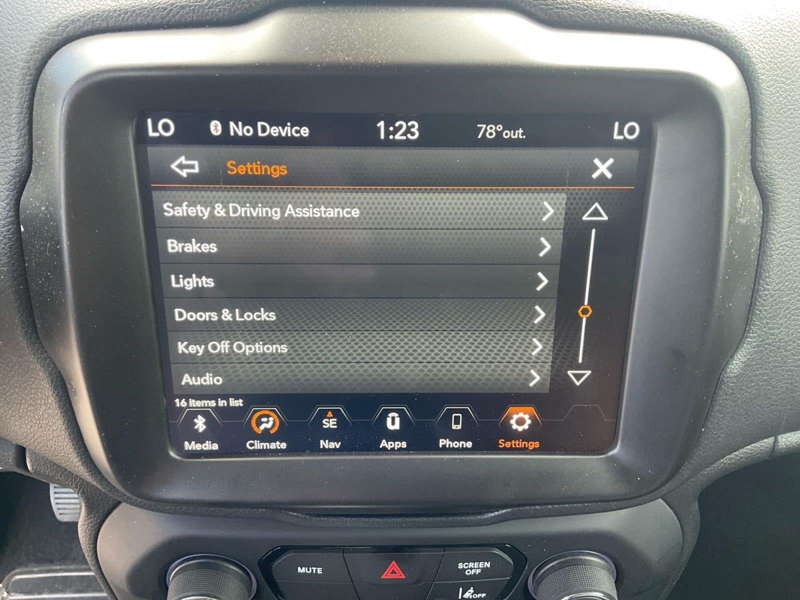 Used 2023 Jeep Renegade Latitude AWD/4WD image 20