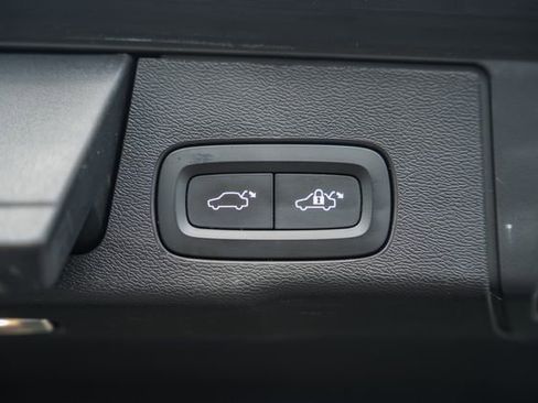Certified 2023 Volvo XC60 B5 Ultimate w/ Climate Package AWD/4WD image 11