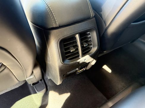 Used 2019 Jeep Cherokee Limited w/ Luxury Group image 21