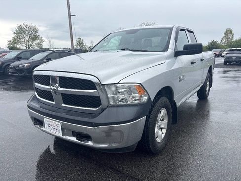 Used 2018 RAM 1500 ST w/ SXT Appearance Group AWD/4WD image 3