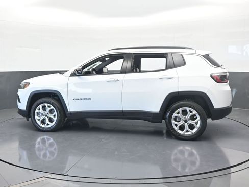 New 2026 Jeep Compass Latitude image 3