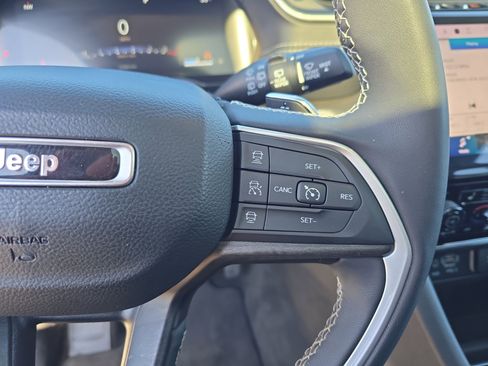 Used 2023 Jeep Grand Cherokee L Limited image 25