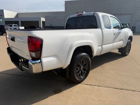 Certified 2022 Toyota Tacoma SR5 w/ SR5 Appearance Package (SM) AWD/4WD image 5