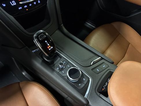 Used 2020 Cadillac XT5 Premium Luxury FWD image 25