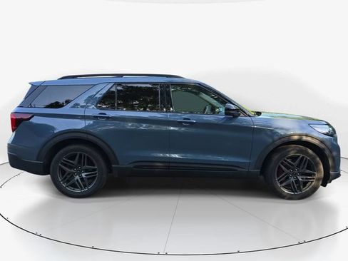 Used 2025 Ford Explorer ST RWD image 4