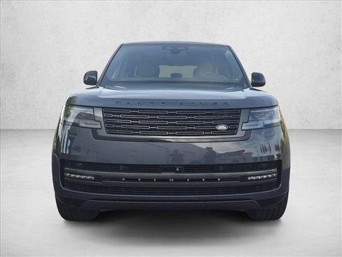 Used 2025 Land Rover Range Rover SE AWD/4WD image 2