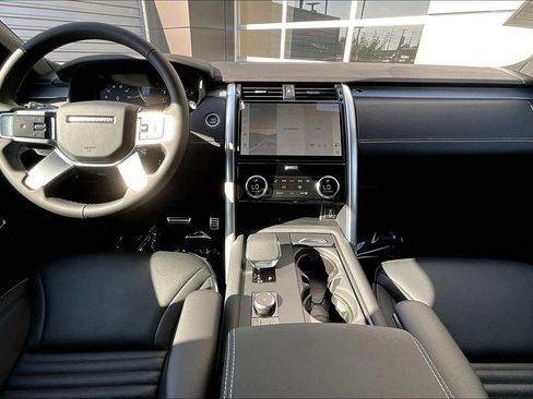 New 2026 Land Rover Discovery Dynamic SE AWD/4WD image 5