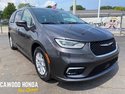 Used 2022 Chrysler Pacifica Touring-L