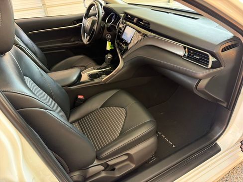 Used 2020 Toyota Camry SE FWD image 25