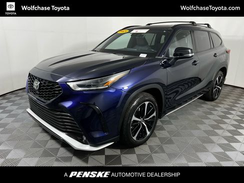 Certified 2021 Toyota Highlander XSE image 1