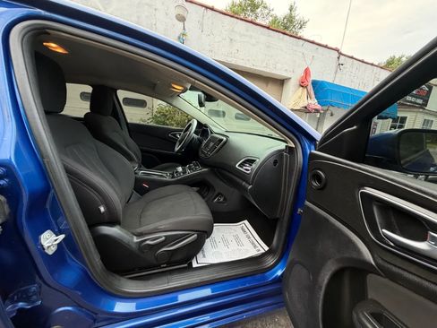 Used 2015 Chrysler 200 Limited FWD image 31