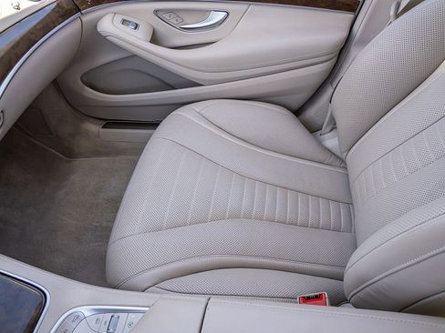 Used 2015 Mercedes-Benz S 550 Sedan image 31