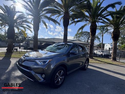 Used 2017 Toyota RAV4 XLE image 14