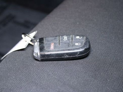 Used 2016 Dodge Challenger SXT image 14