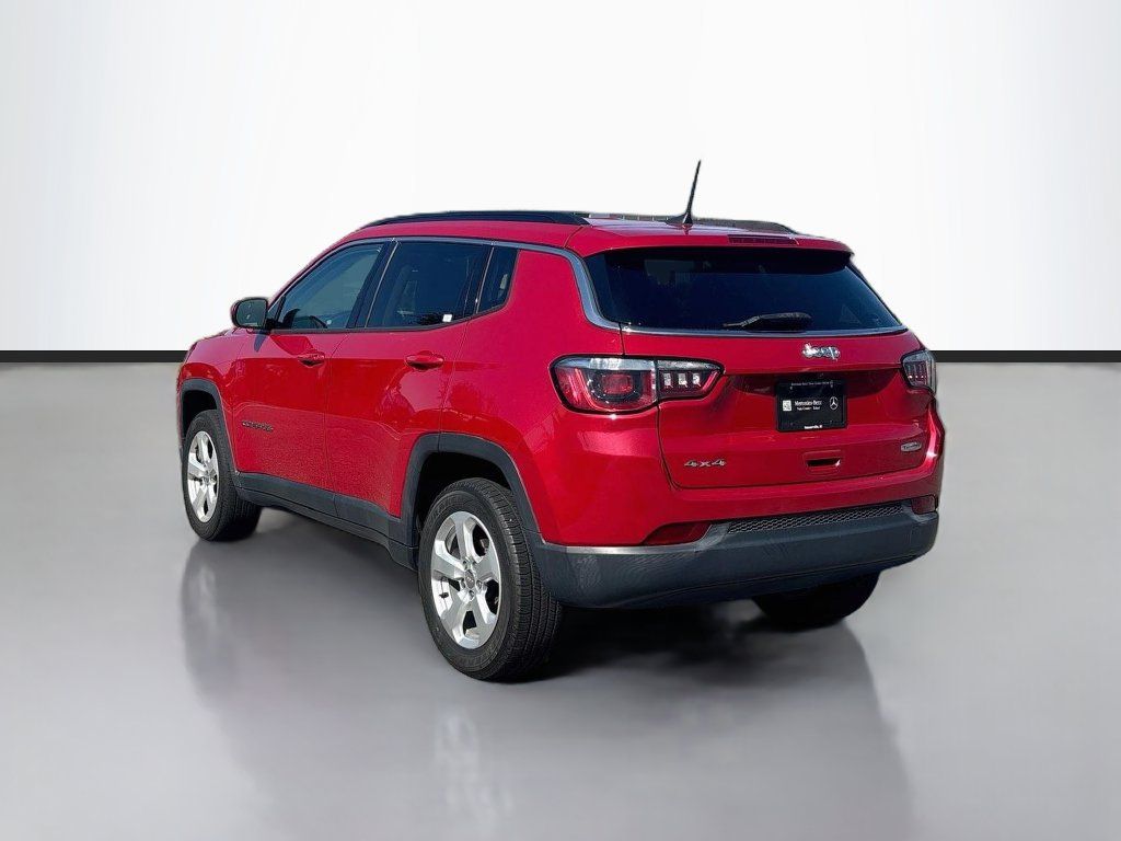 Used 2019 Jeep Compass Latitude w/ Cold Weather Group AWD/4WD image 8