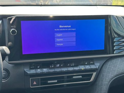 Used 2025 Toyota Camry XLE FWD image 19