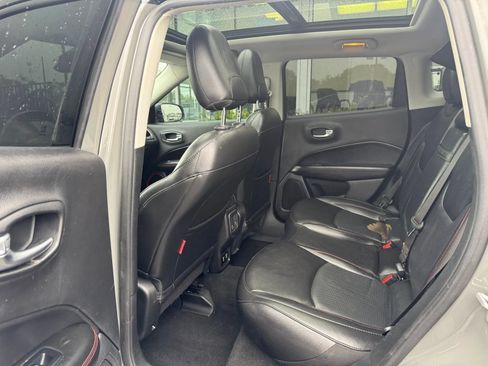 Used 2019 Jeep Compass Trailhawk w/ Leather Interior Group AWD/4WD image 7