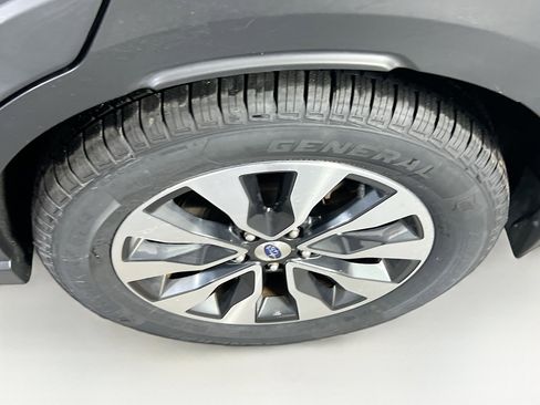 Used 2023 Subaru Outback Limited image 32