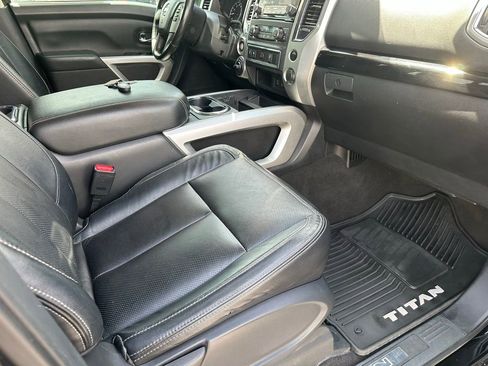 Used 2020 Nissan Titan SV w/ SV Convenience Package AWD/4WD image 17