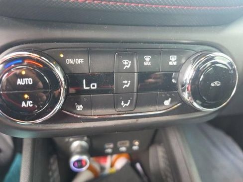 Used 2023 Chevrolet TrailBlazer RS w/ Sun and Liftgate Package FWD image 17