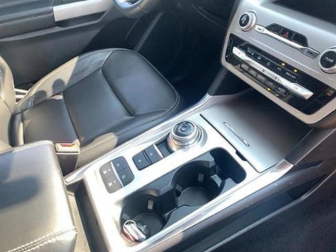 Used 2024 Ford Explorer XLT w/ Equipment Group 202A image 17