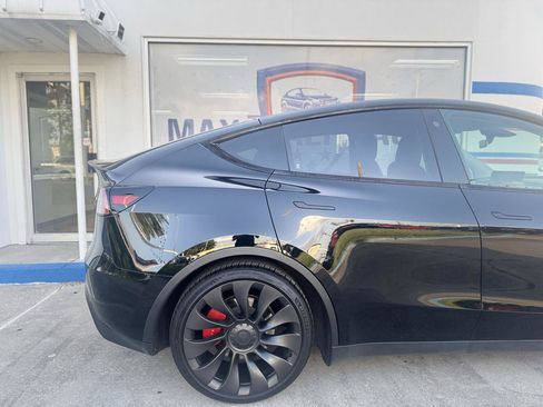Used 2022 Tesla Model Y Performance AWD/4WD image 26