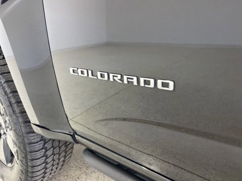 Used 2022 Chevrolet Colorado LT AWD/4WD image 26